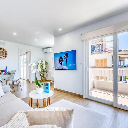In With Sea Views Apartament